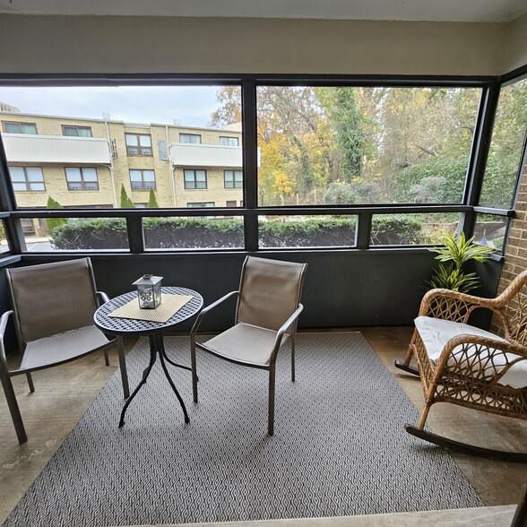 Patio - 304 Forbes St