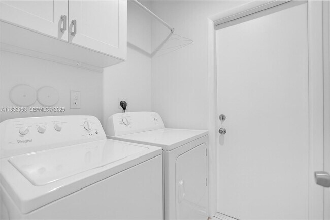 Building Photo - 797 Chimney Rock Rd