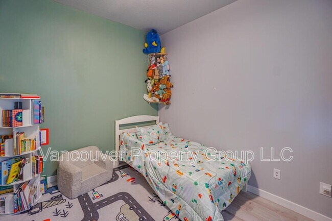 Building Photo - 2511 NE 59th St