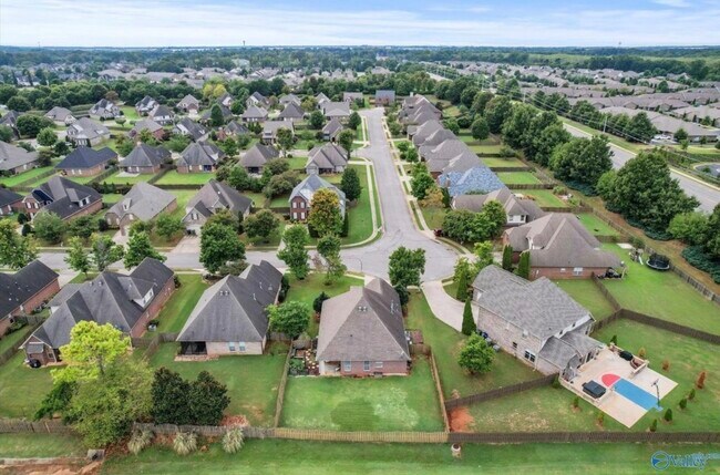 Building Photo - 22 Maple Grove Blvd SW