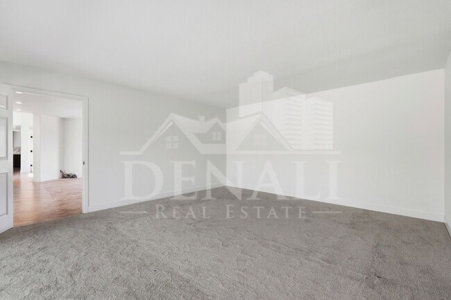 Building Photo - 10643 N Indian Wells Dr