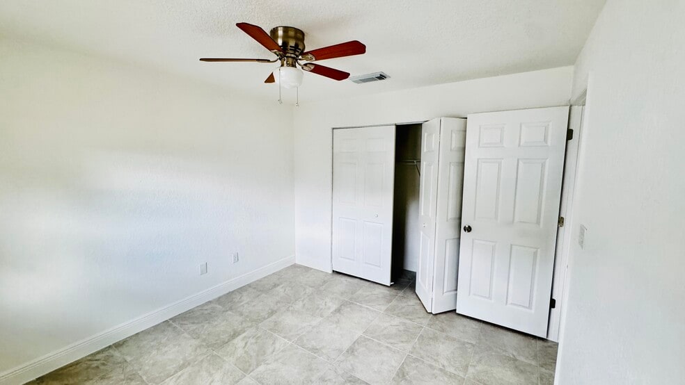 Building Photo - 225 Rail Ave