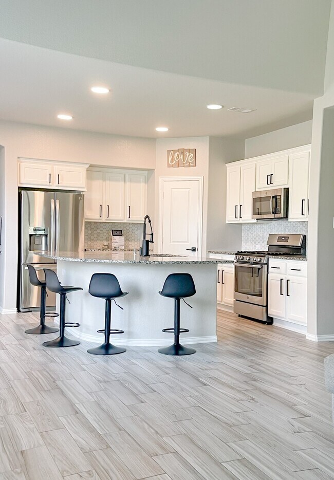 Building Photo - 21130 American Yellowwood Pl