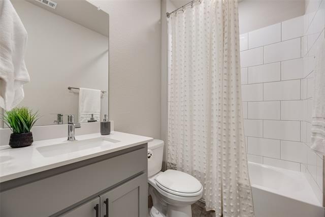 Building Photo - 1605 Woodpecker St