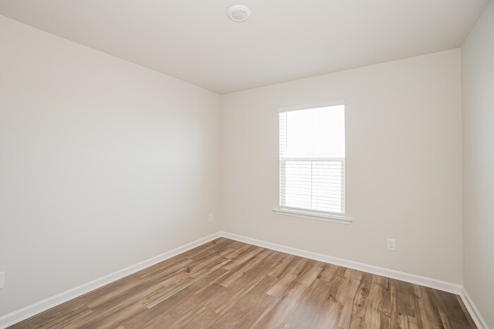 Building Photo - 461 Navona Dr