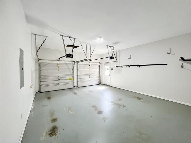 Building Photo - 1670 Laleiah Dr