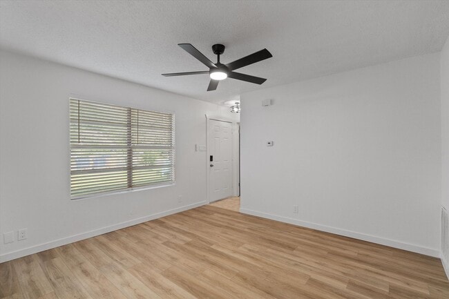 Building Photo - 5700 Cherry Park