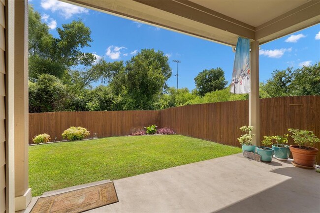 Building Photo - 8540 White Ibis Dr