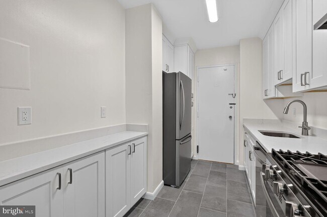 Building Photo - 10500 Rockville Pike