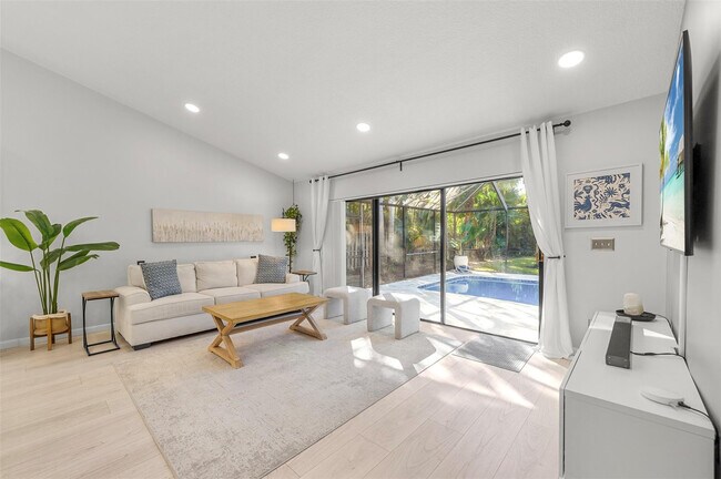 Building Photo - 1611 NW 101st Way