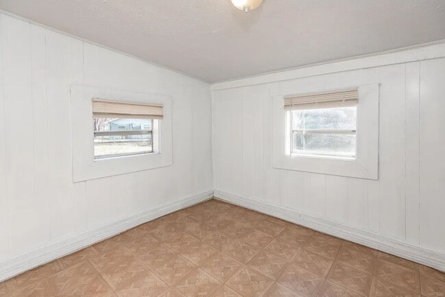 Building Photo - Affordable 2-Bedroom House for Rent – St. ...