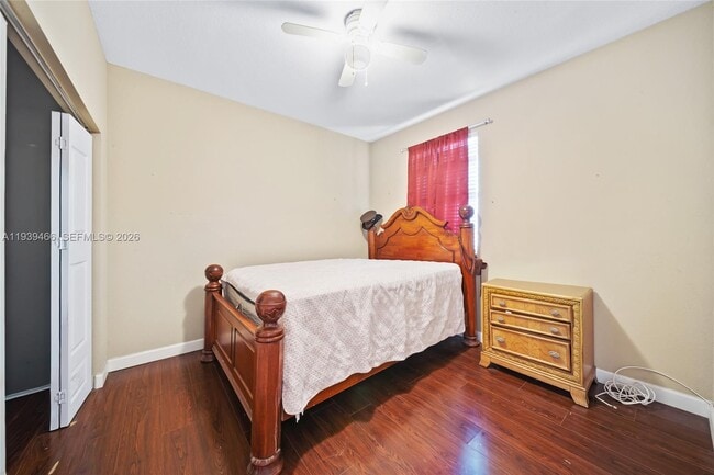 Building Photo - 3641 NE 4th St