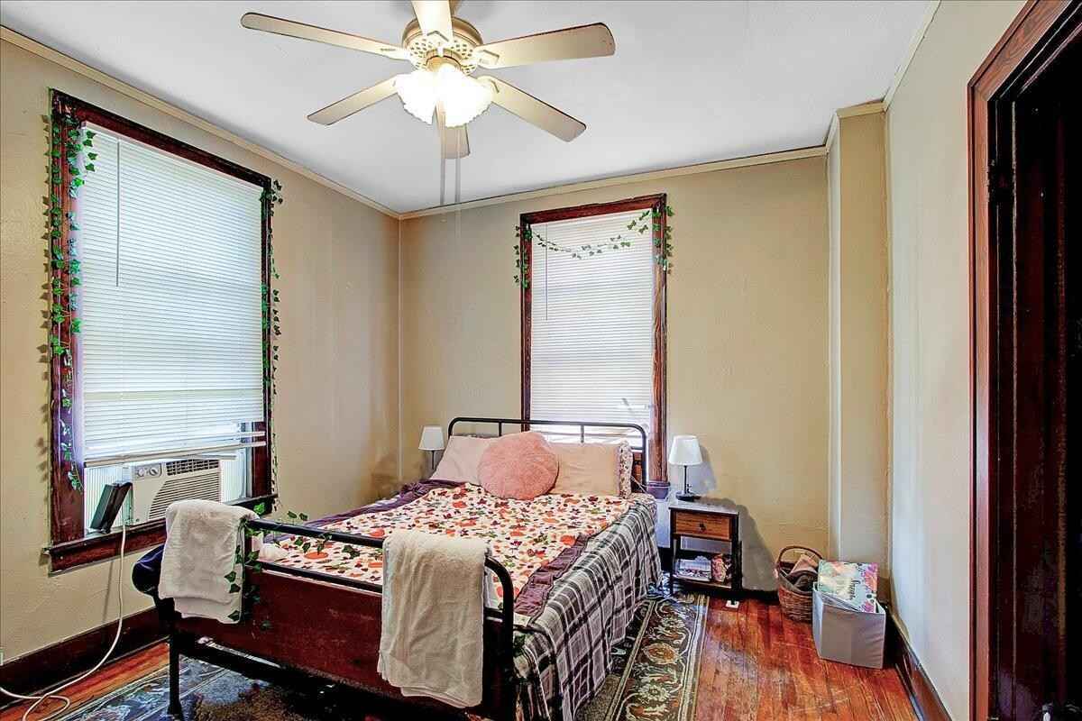 Main Bedroom - 137 E Court St