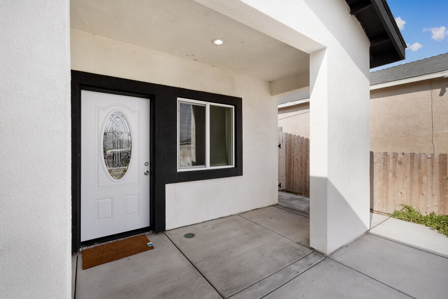 Building Photo - 3409 Lotus Ln