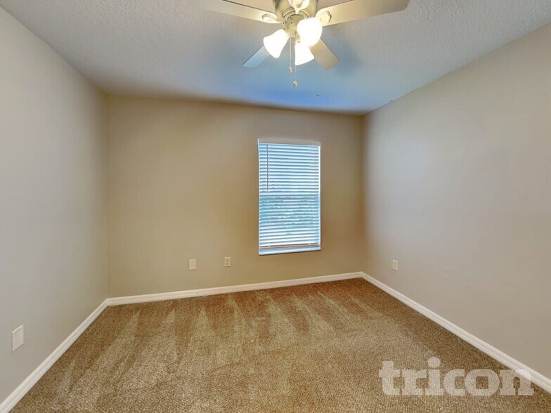 Building Photo - 14556 Edgemere Dr
