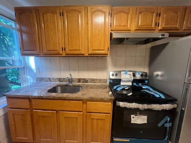 Building Photo - 1 bedroom in SUNNYSIDE NY 11104