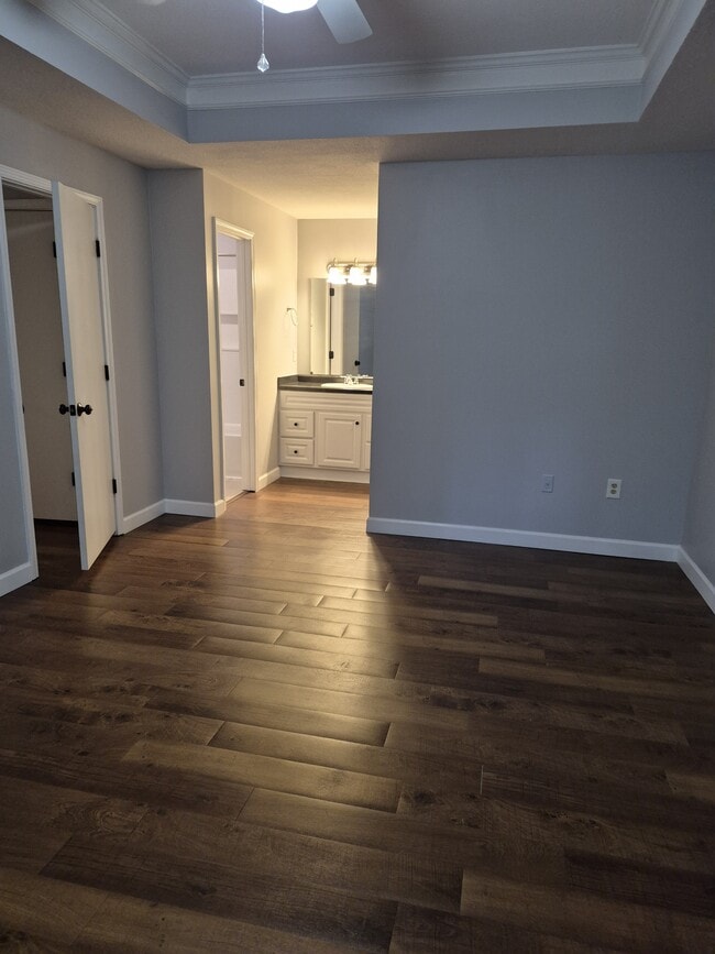 Building Photo - 1921 Gornto Rd