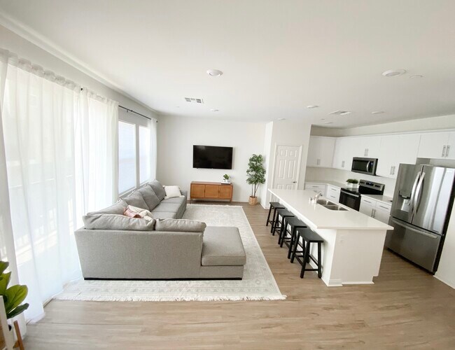 Building Photo - 365 Fitzpatrick Rd