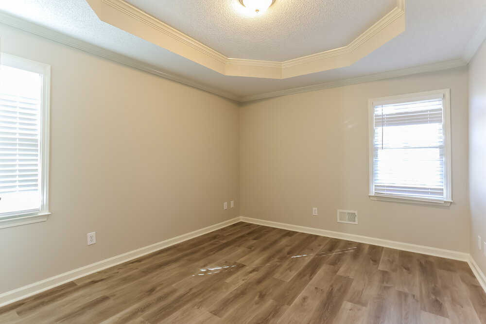 Building Photo - 352 Carriage Ln