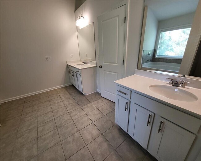 Building Photo - 6499 Panasa Ct