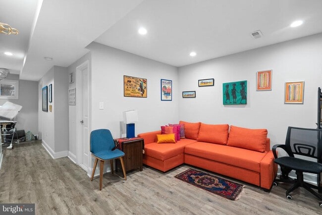 Building Photo - 1275 Oates St NE