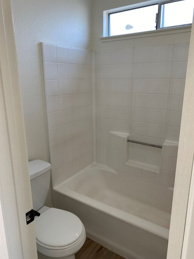 Building Photo - 5917 Stone Bridge Ln