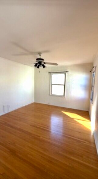 Building Photo - 6089 Cashio St