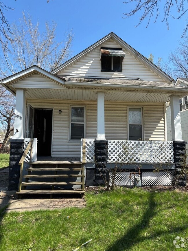 Building Photo - Section 8 Accepted, Charming 2BR 1 BA Home...