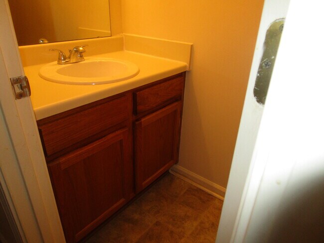 Building Photo - 655 Archdale Dr