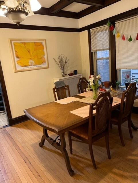 Building Photo - 638 W Grace St