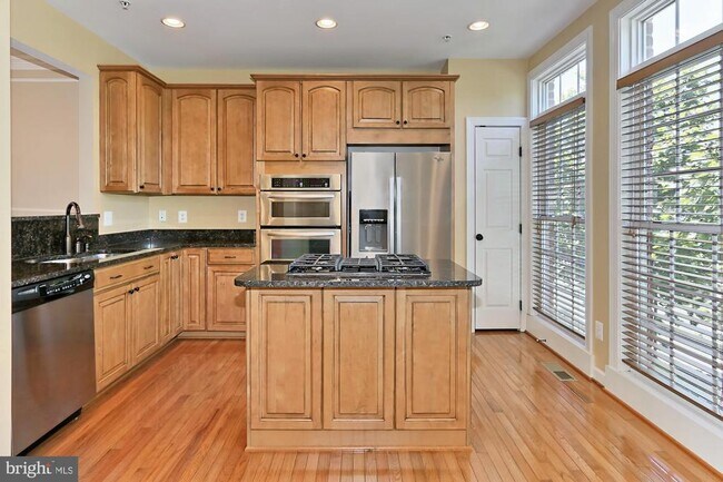 Building Photo - 478 Ferdinand Day Dr