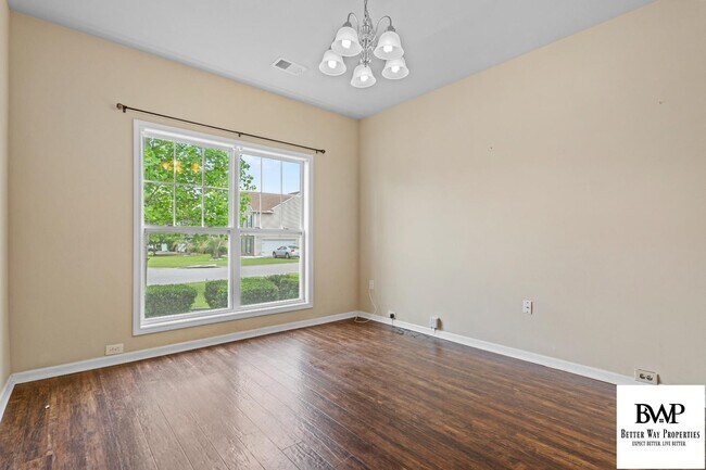 Building Photo - 11 Belhaven Dr