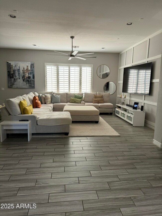 Building Photo - 17591 W Dahlia Dr