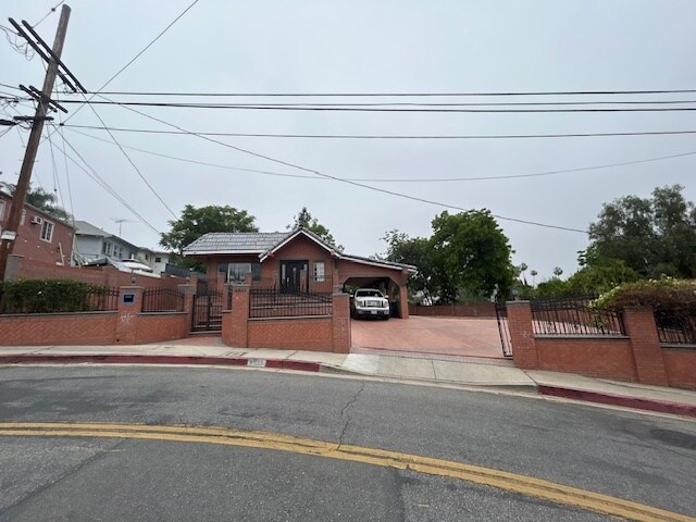 Building Photo - 4911 San Rafael Ave