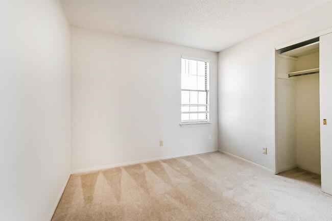 Building Photo - 4398 French Market Cir E