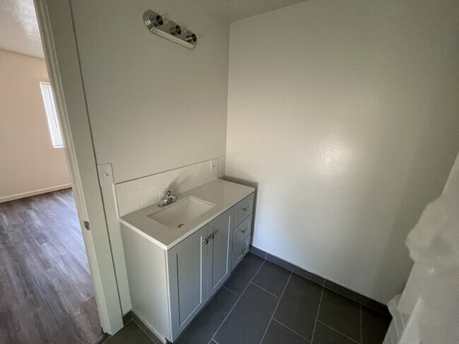Building Photo - 620 Huskey Dr