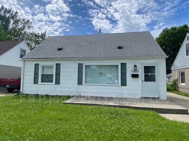 Primary Photo - 22805 Almond Ave