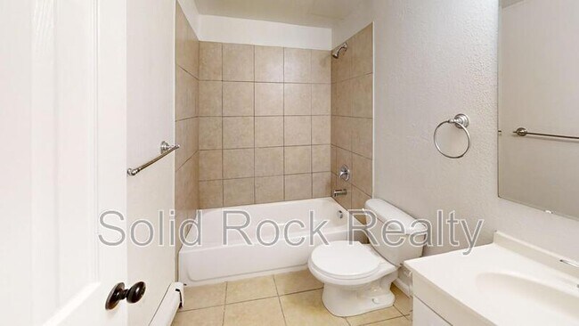 Building Photo - 3014 Mallard Dr