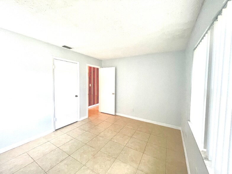 Building Photo - 1813 Grimke Ave