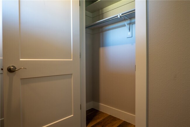 Building Photo - 1723 Booker Cir