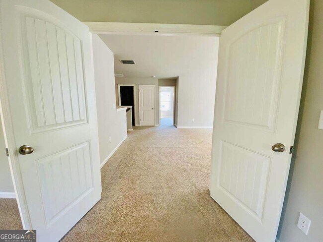 Building Photo - 144 Valimar Dr
