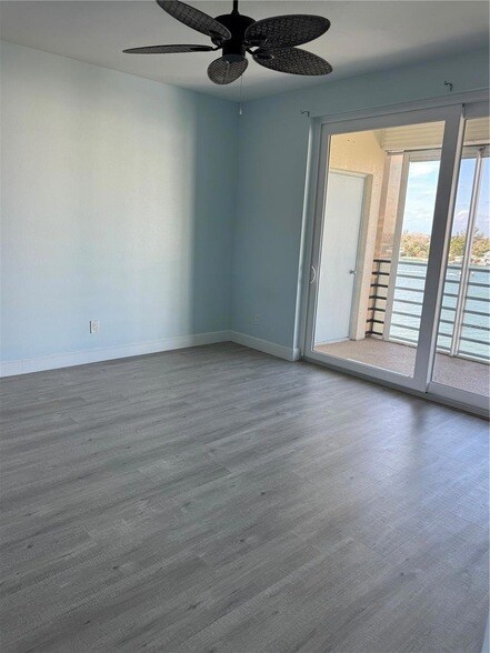 Building Photo - 7902 Sailboat Key Blvd S