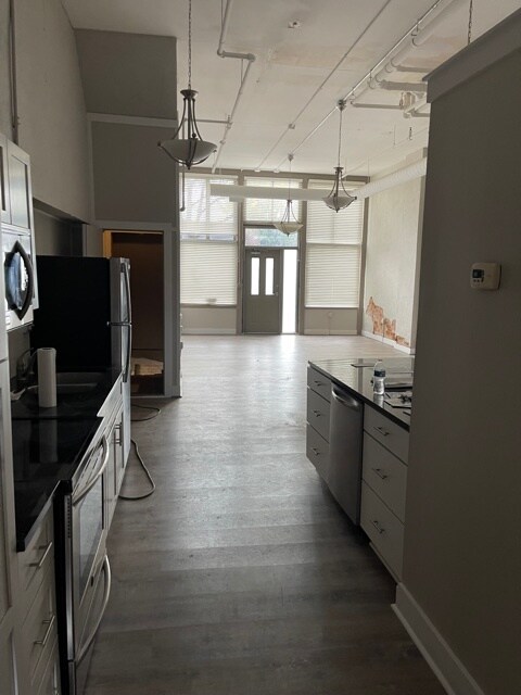 Building Photo - 42 S Saint Clair St