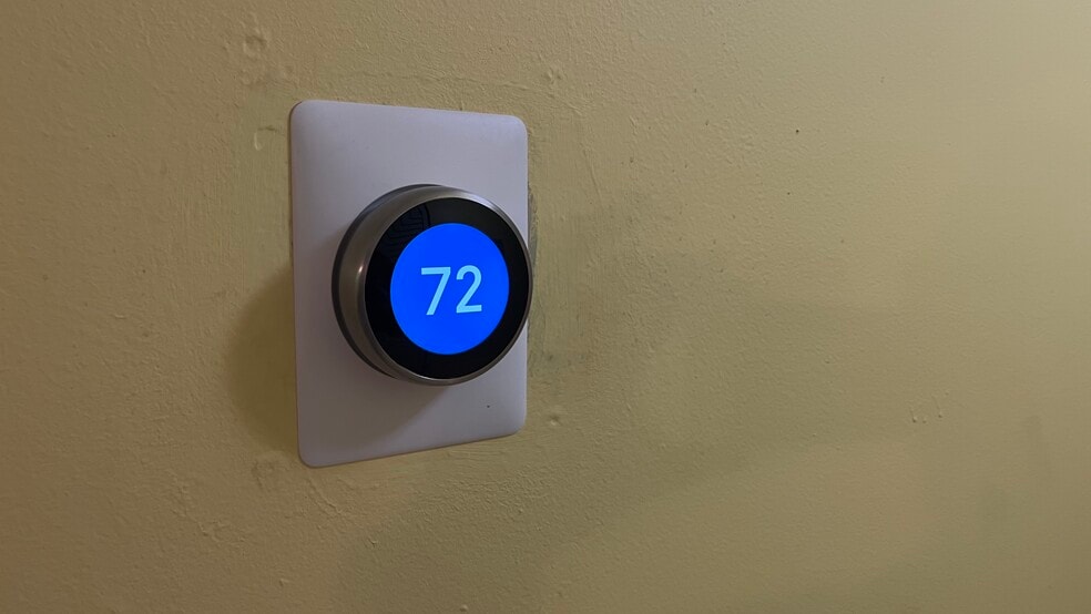 Programmable thermostat - 19700 SW 103rd Ct