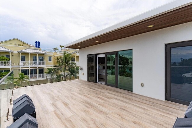 Building Photo - 5601 N Ocean Dr