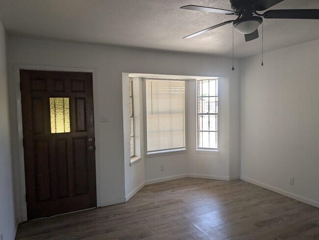 Building Photo - 4710 Pita Dr