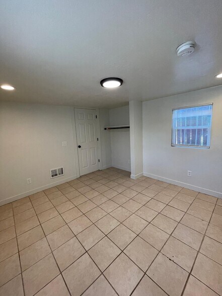 Building Photo - 3169 S 700 E