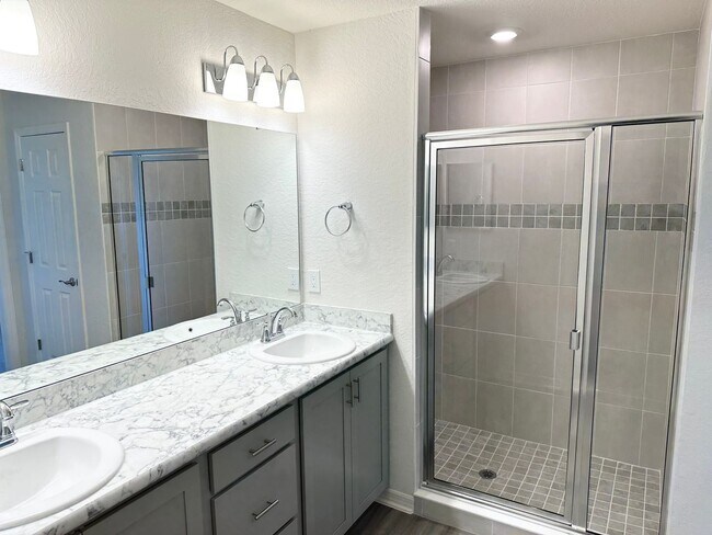 Building Photo - 4 Bedroom House For Rent in the Astonia Co...