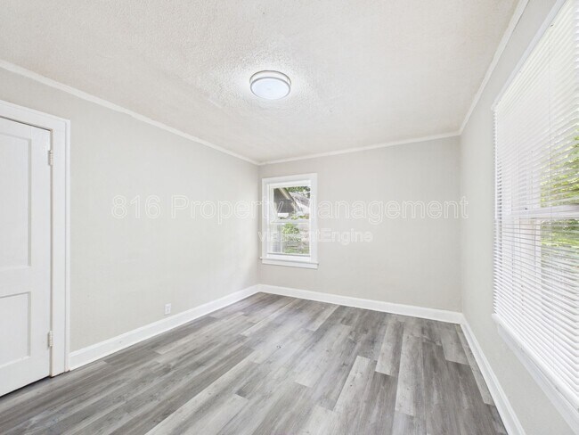 Building Photo - 5636 Garfield Ave