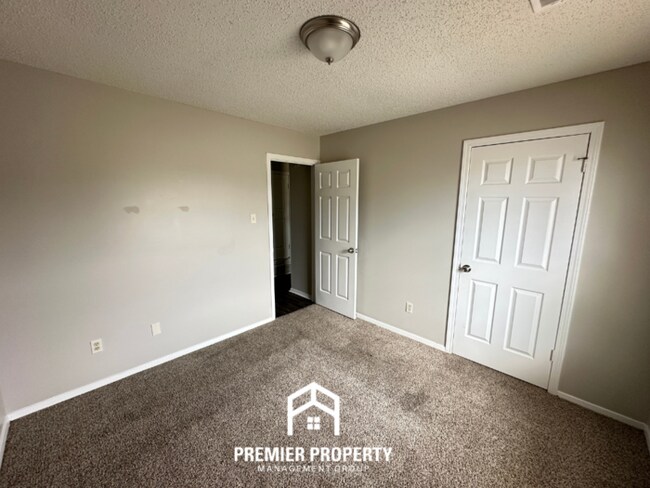 Building Photo - 4479 Shadow Creek St